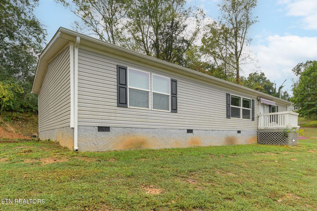 Photo of 118 Redbud Drive, Sweetwater, TN 37874 (MLS # 1316566)