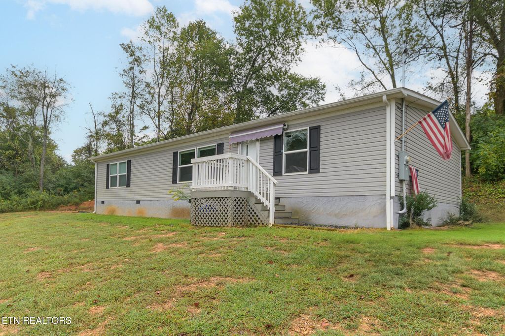 Photo of 118 Redbud Drive, Sweetwater, TN 37874 (MLS # 1316566)