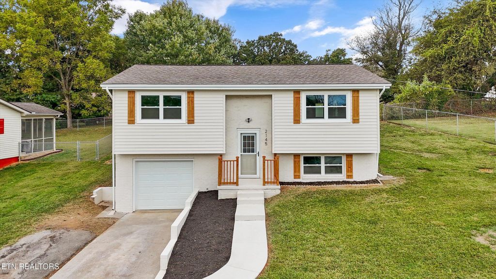 Photo of 2145 Highland Rd, Maryville, TN 37801 (MLS # 1318116)