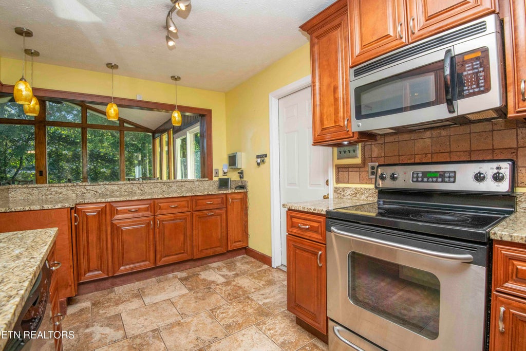Photo of 1203 E Woodshire Drive, Knoxville, TN 37922 (MLS # 1358305)
