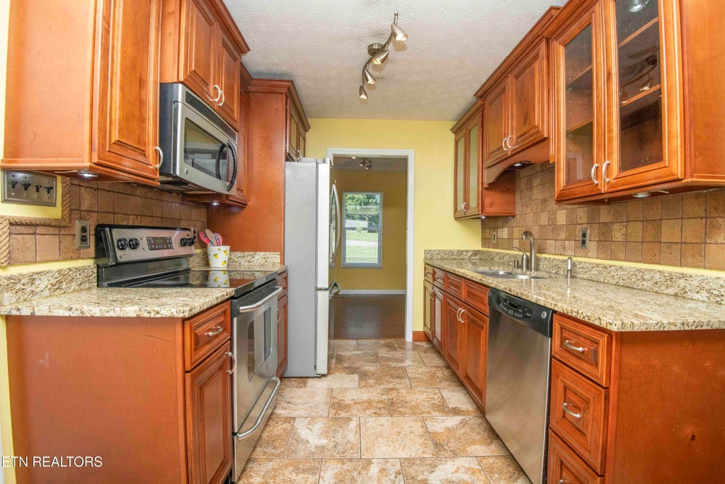 Photo of 1203 E Woodshire Drive, Knoxville, TN 37922 (MLS # 1358305)