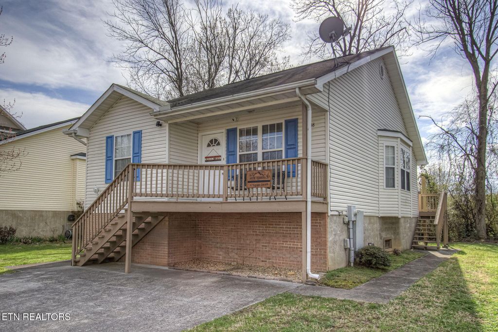 Photo of 848 Plantation Drive, Pigeon Forge, TN 37863 (MLS # 1331795)