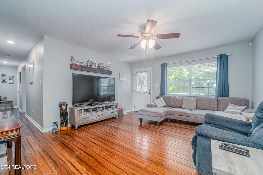 Photo of 119 Meade Drive, Kingston, TN 37763 (MLS # 1338283)