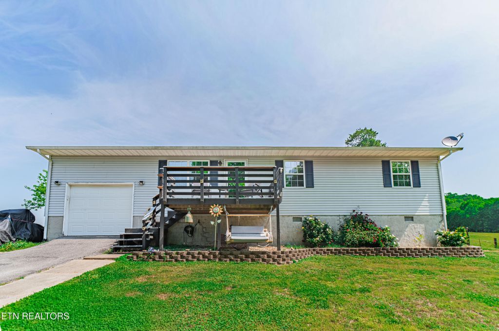 Photo of 119 Meade Drive, Kingston, TN 37763 (MLS # 1338283)