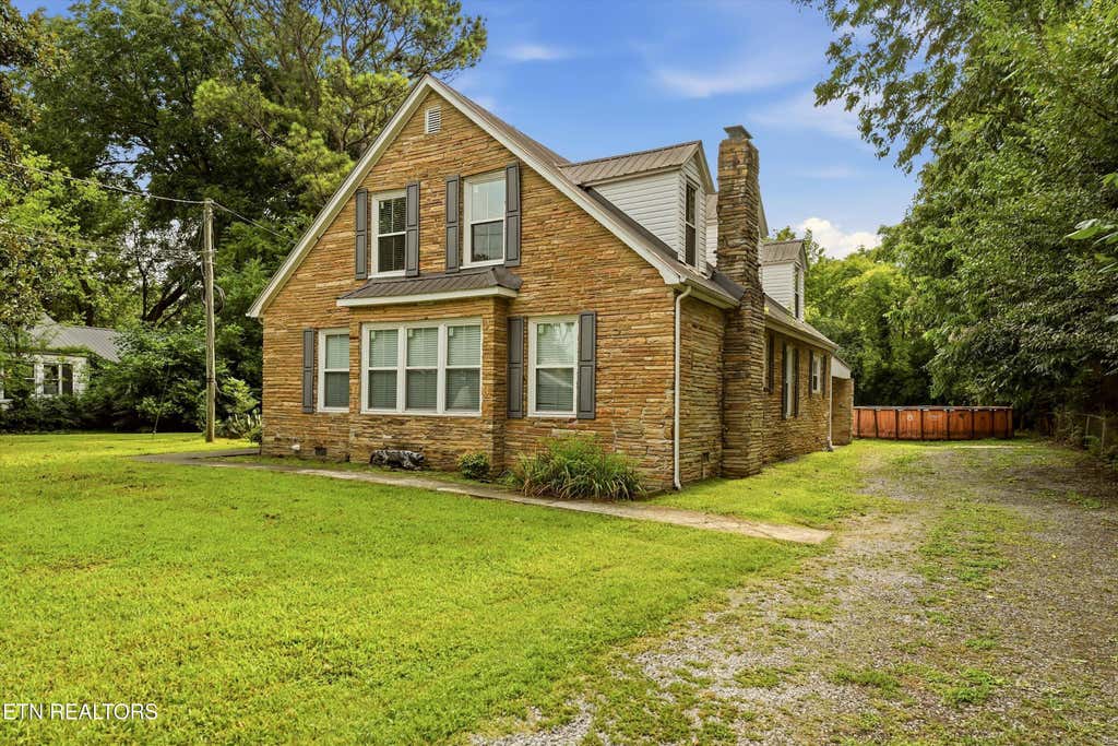 Photo of 531 N Tellico St, Madisonville, TN 37354 (MLS # 1350971)