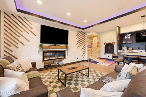 Tiny photo for 219 Chimney Tops Way, Gatlinburg, TN 37738 (MLS # 1327798)