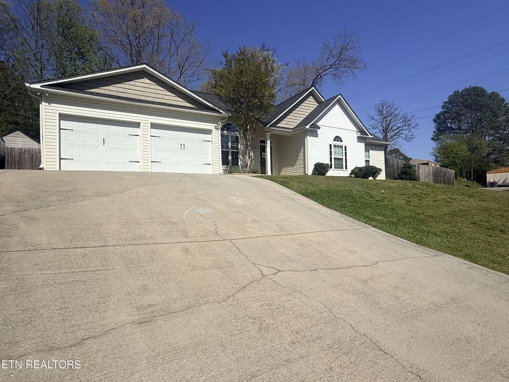 Photo of 2856 Browder Hollow Rd, Lenoir City, TN 37771 (MLS # 1336470)