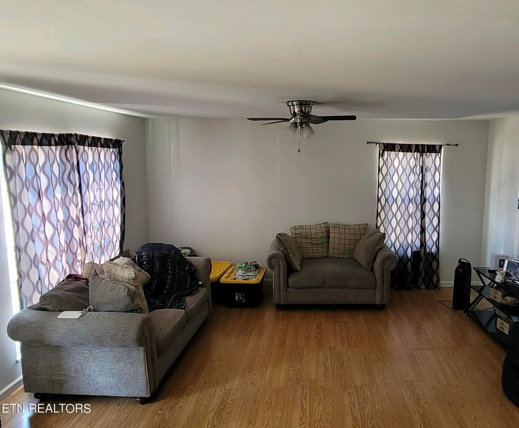 Photo of 236 W Edison St, Alcoa, TN 37701 (MLS # 1271402)