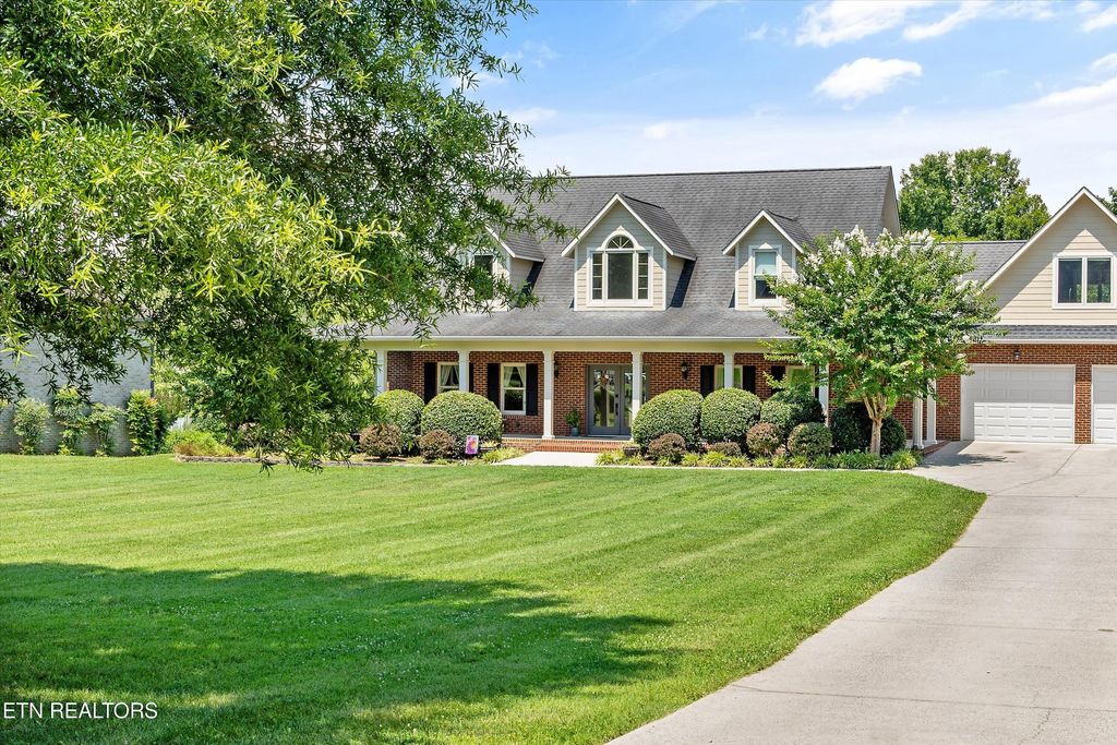 Photo of 102 Bradford Village Way, Kingston, TN 37763 (MLS # 1306228)