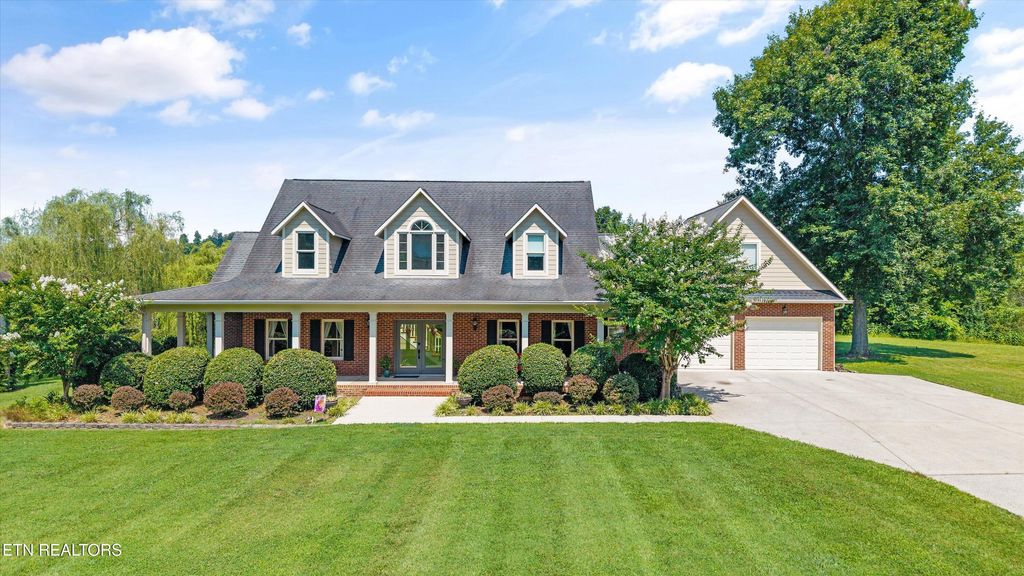 Photo of 102 Bradford Village Way, Kingston, TN 37763 (MLS # 1306228)