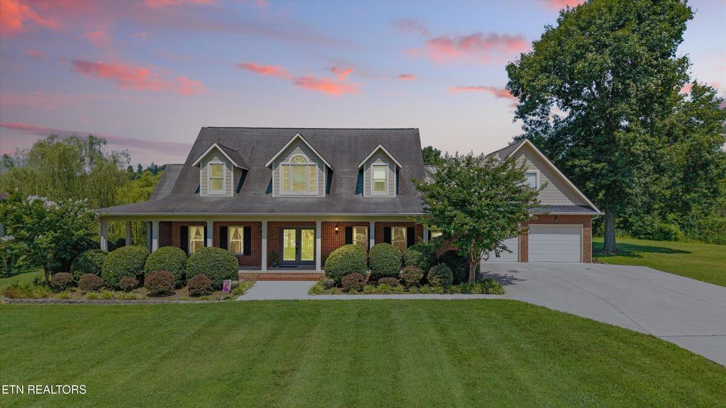 Photo of 102 Bradford Village Way, Kingston, TN 37763 (MLS # 1306228)