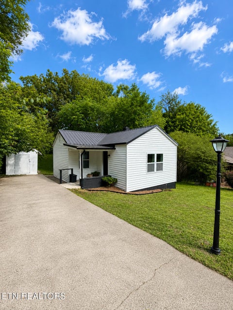 Photo of 3042 Woodbine Ave, Knoxville, TN 37914 (MLS # 1348306)