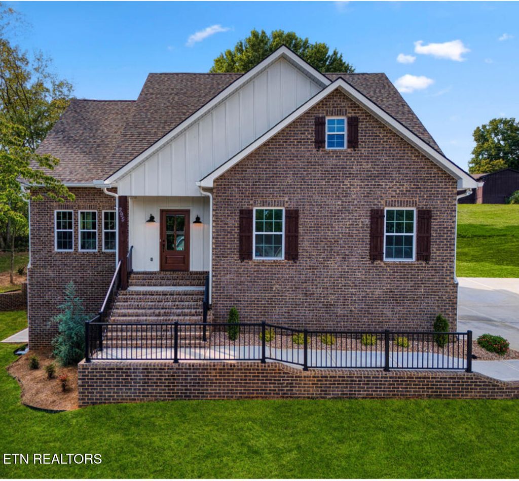 Photo of 295 Caulderwood Lane, Lenoir City, TN 37771 (MLS # 1333603)