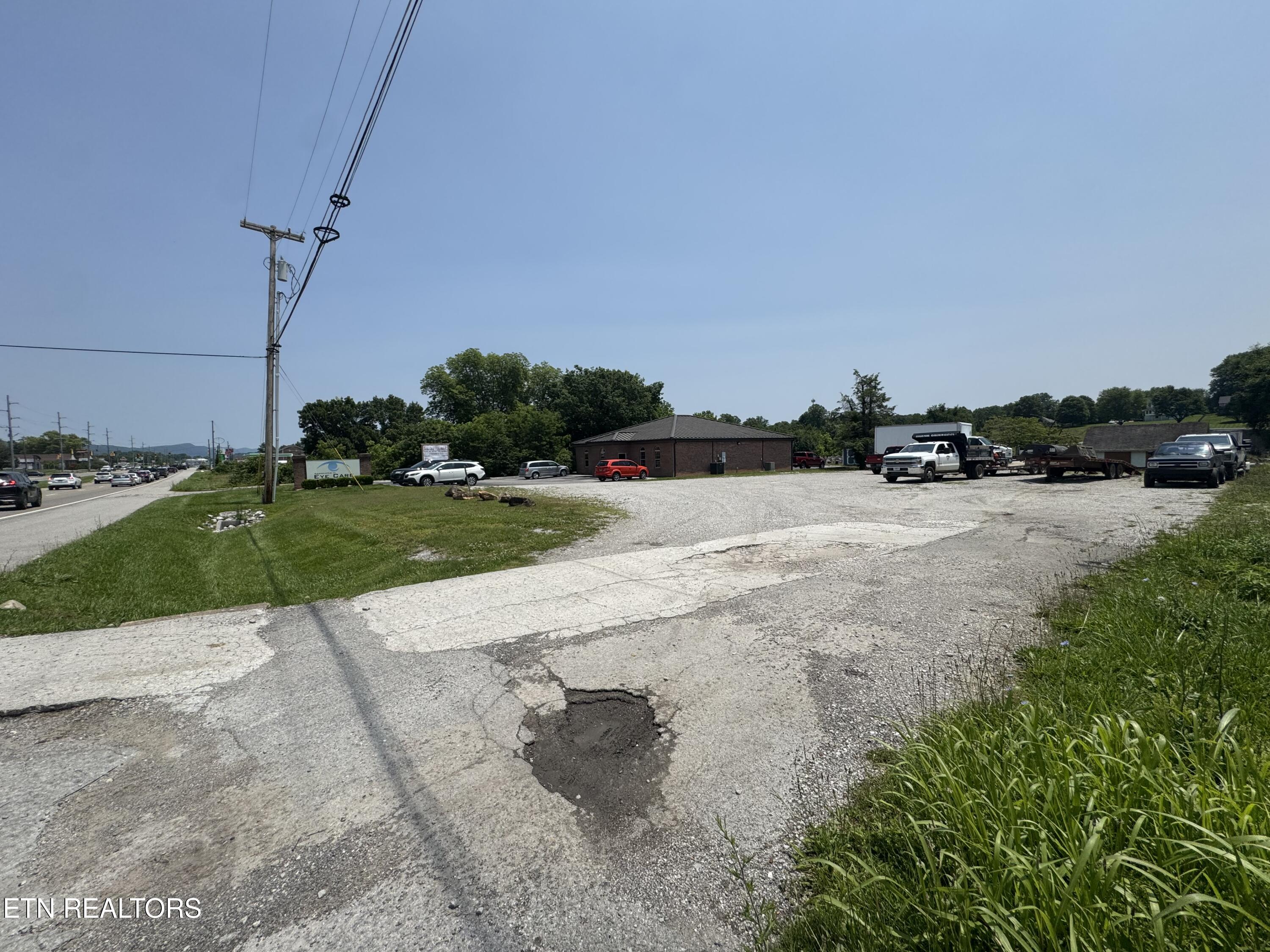 2527 Jacksboro Pike