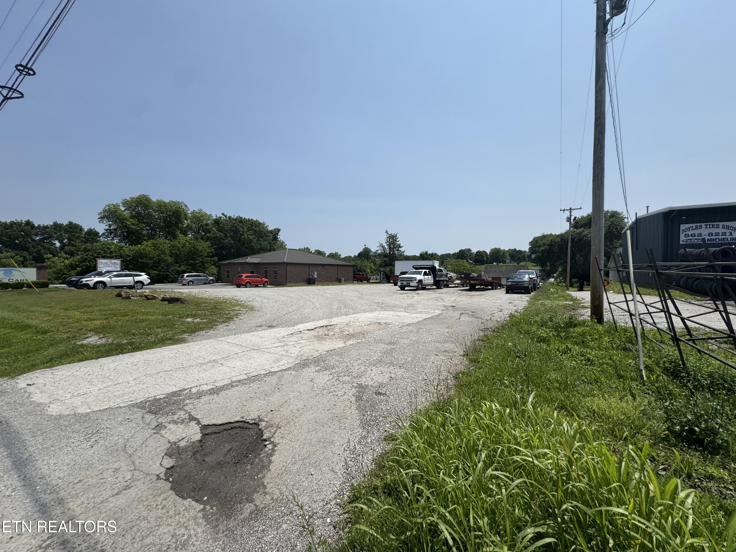 2527 Jacksboro Pike