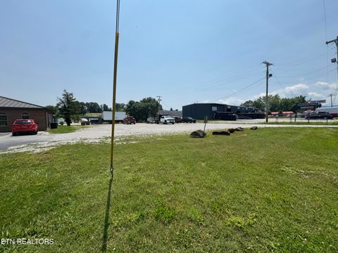 2527 Jacksboro Pike Jacksboro TN 37757