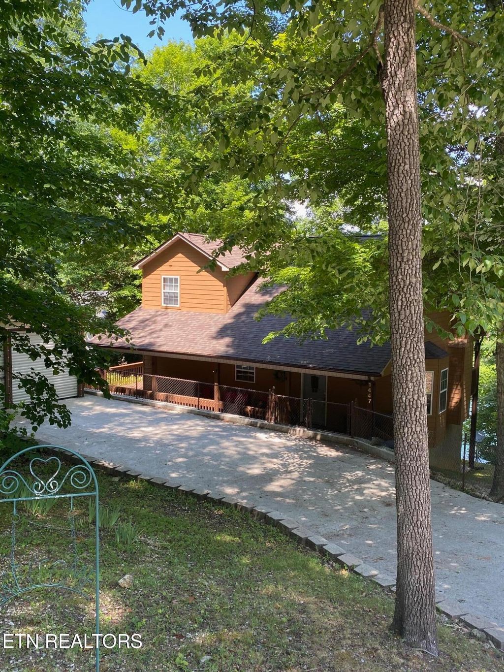 Photo of 1447 Cove Pointe Rd, LaFollette, TN 37766 (MLS # 1333241)