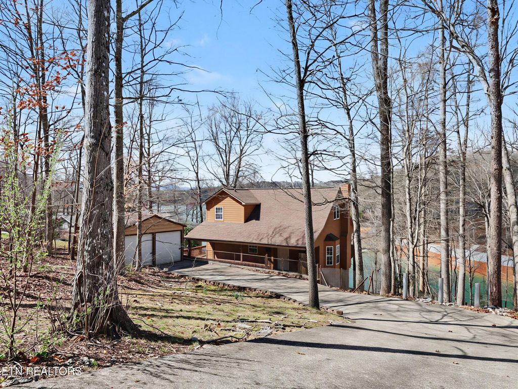 Photo of 1447 Cove Pointe Rd, LaFollette, TN 37766 (MLS # 1333241)