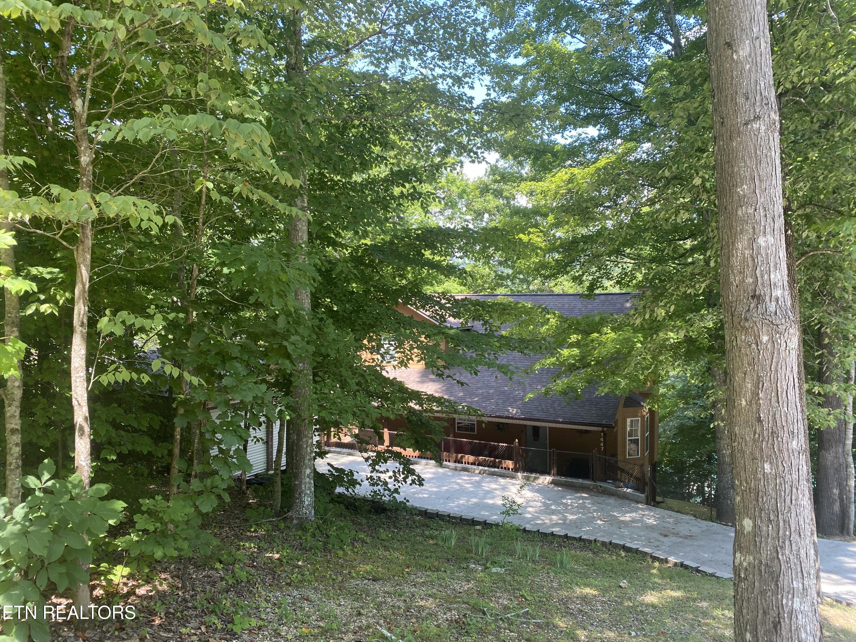 1447 Cove Pointe Rd