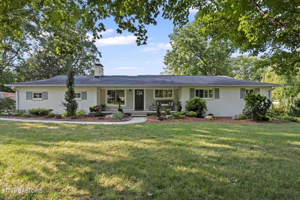 Photo of 506 Rockingham Drive, Knoxville, TN 37909 (MLS # 1309776)