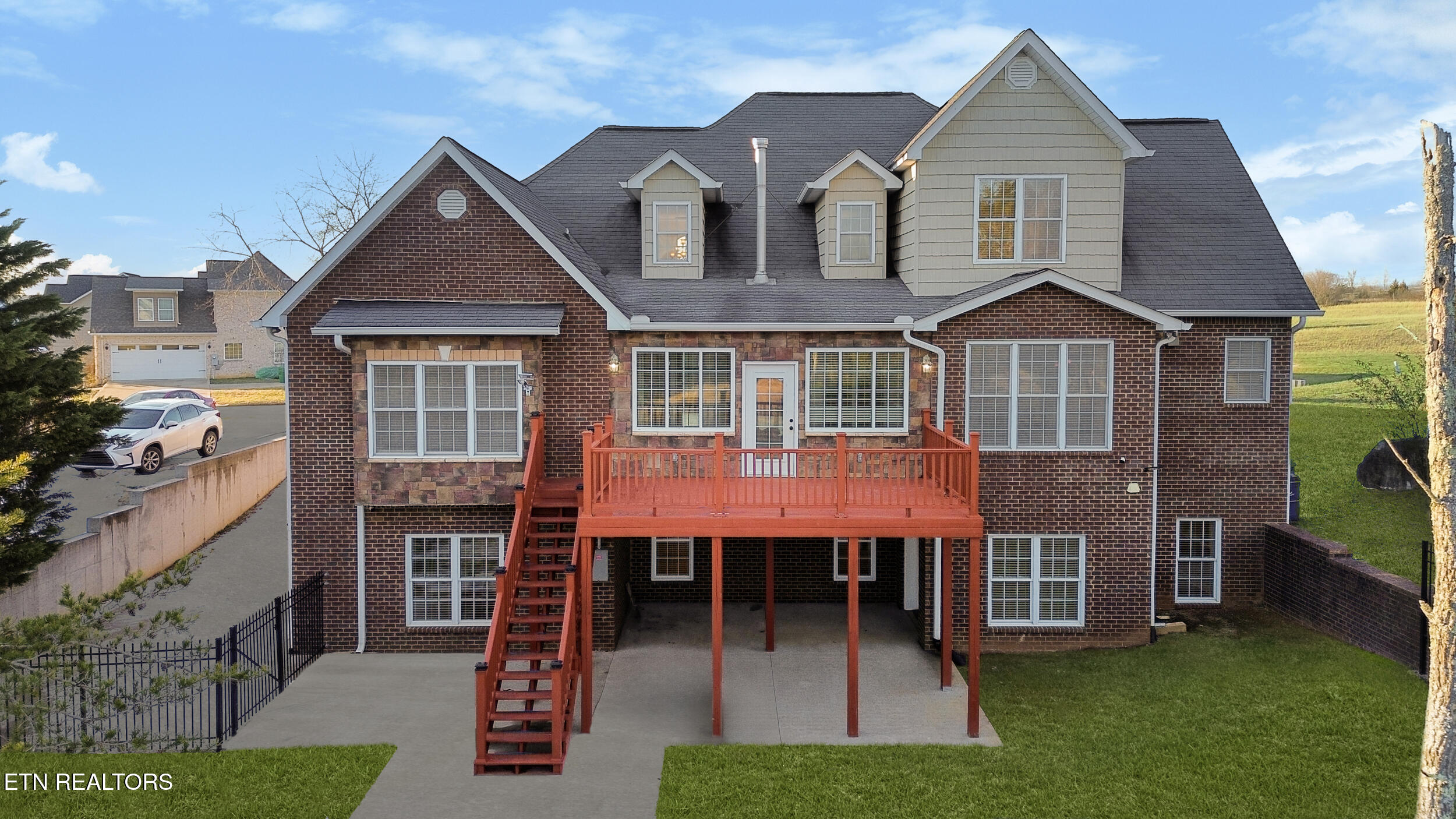 5220 Aspen Ave