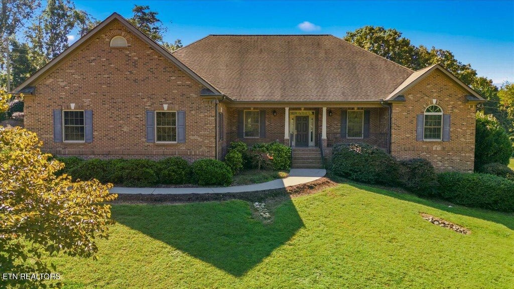 Photo of 210 Red Grouse Drive, Lenoir City, TN 37772 (MLS # 1355603)