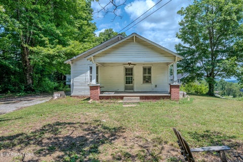 Tiny photo for 323 Lee Rd, Clinton, TN 37716 (MLS # 1346385)