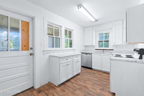 Tiny photo for 323 Lee Rd, Clinton, TN 37716 (MLS # 1346385)