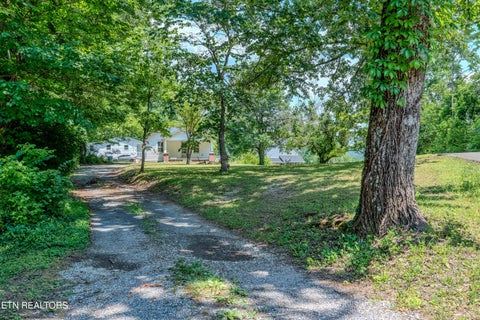 Tiny photo for 323 Lee Rd, Clinton, TN 37716 (MLS # 1346385)