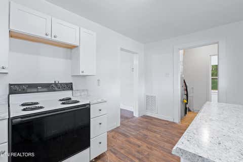 Tiny photo for 323 Lee Rd, Clinton, TN 37716 (MLS # 1346385)