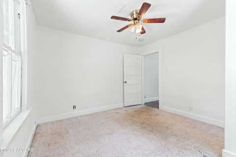 Tiny photo for 323 Lee Rd, Clinton, TN 37716 (MLS # 1346385)