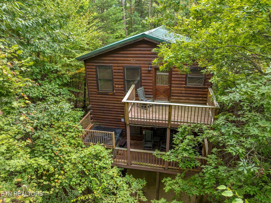 Photo of 1249 Honeysuckle Lane, Sevierville, TN 37876 (MLS # 1317031)