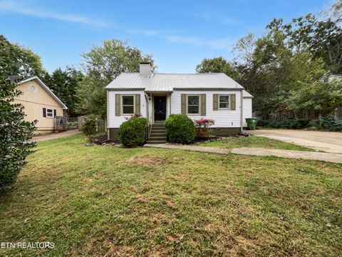 Photo of 411 S Maple St, Maryville, TN 37803 (MLS # 1318270)
