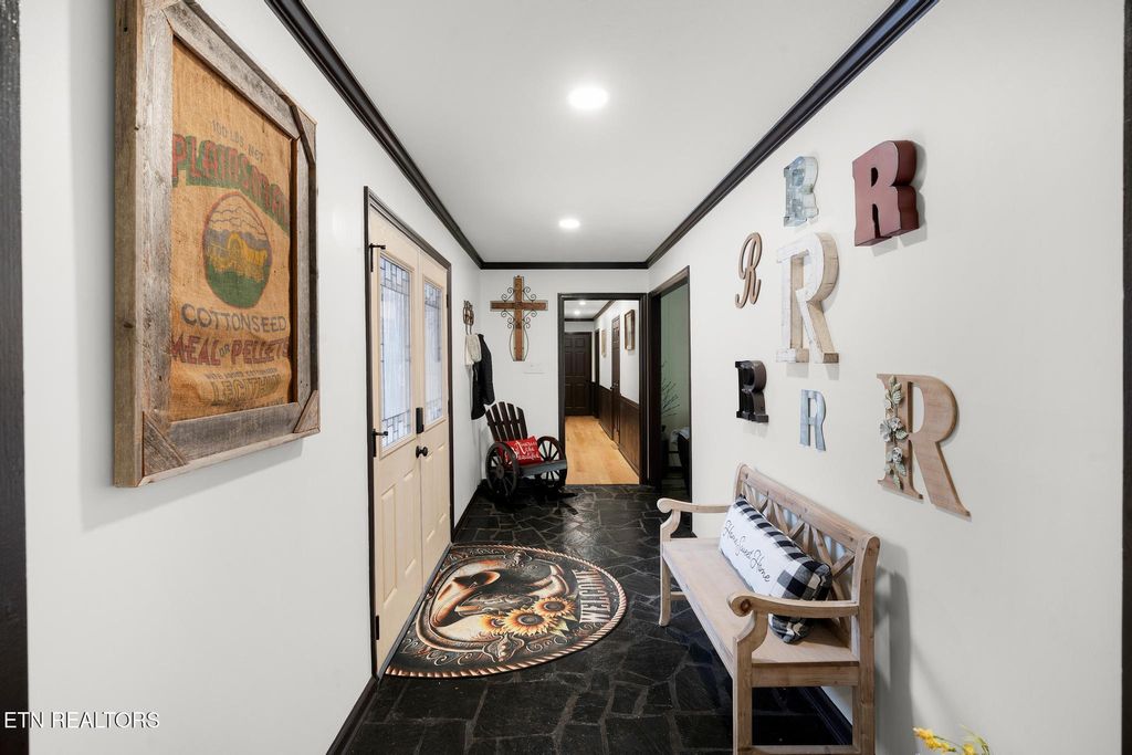 Photo of 716 Skyline Drive, Clinton, TN 37716 (MLS # 1305369)