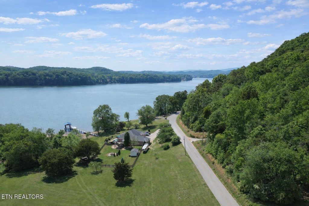 Photo of 1347 Bowman Bend Rd, Harriman, TN 37748 (MLS # 1338349)