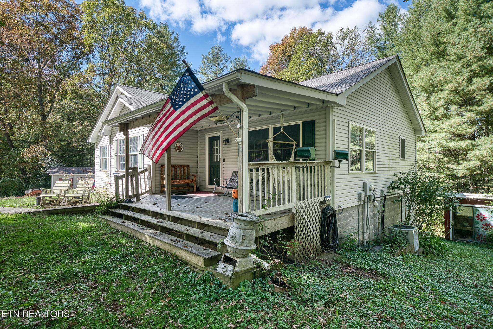 614 W Creston Rd