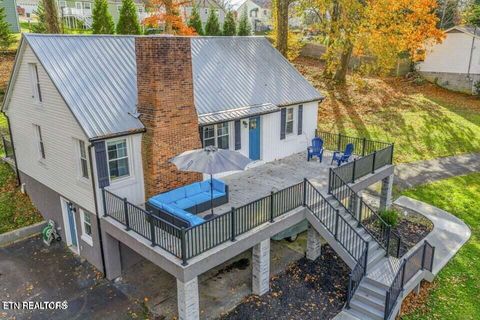 Photo of 314 W Young High Pike, Knoxville, TN 37920 (MLS # 1325976)