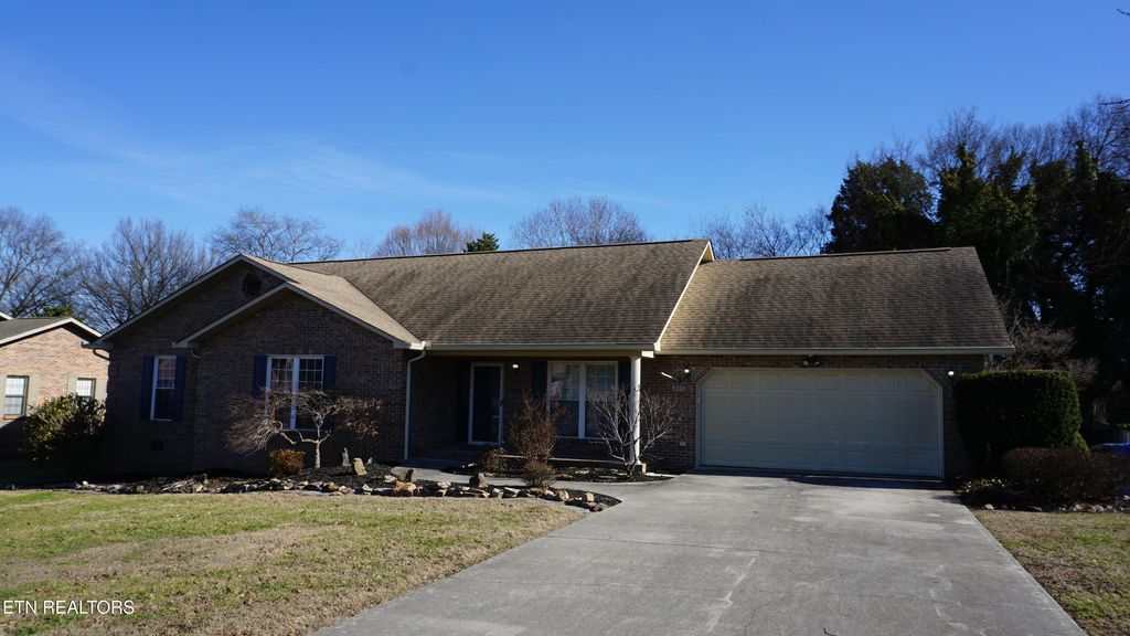 Photo of 867 Westgate Drive, Alcoa, TN 37701 (MLS # 1306602)