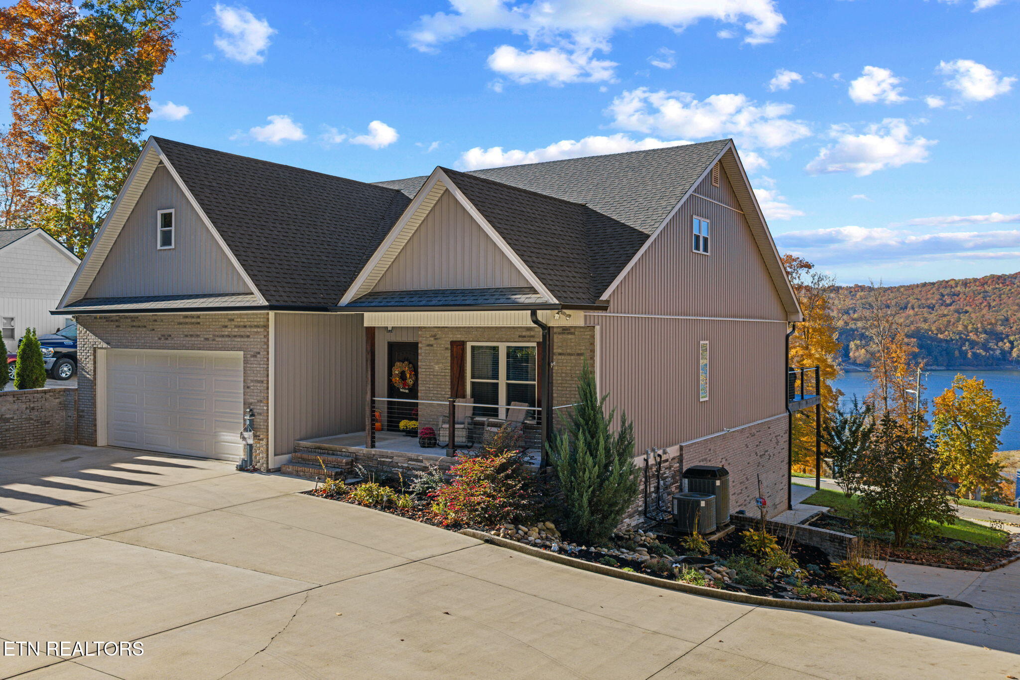 1484 Hickory Point Lane