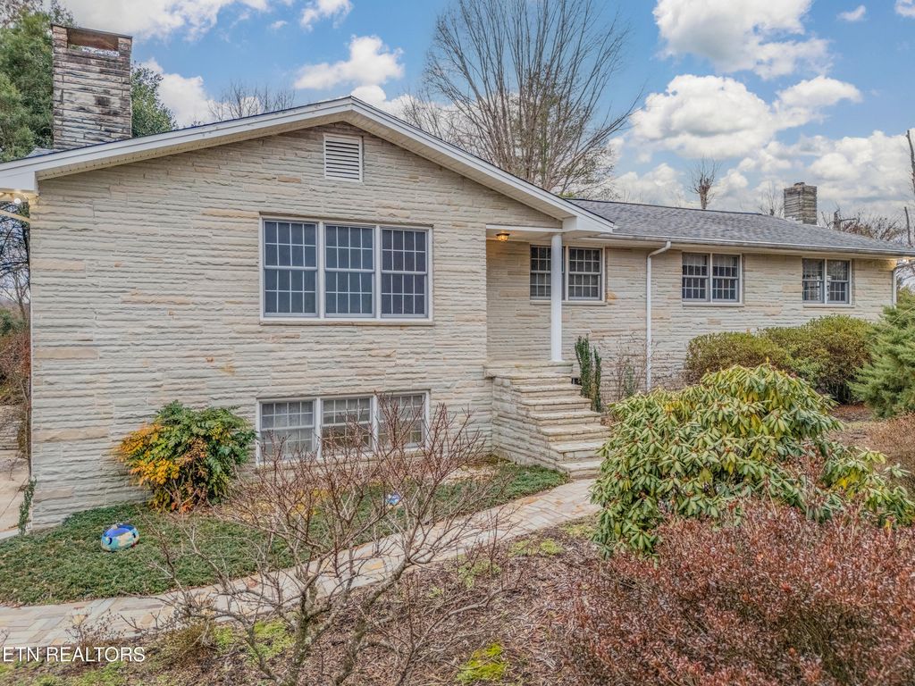 Photo of 2992 Knoxville Hwy, Wartburg, TN 37887 (MLS # 1328897)