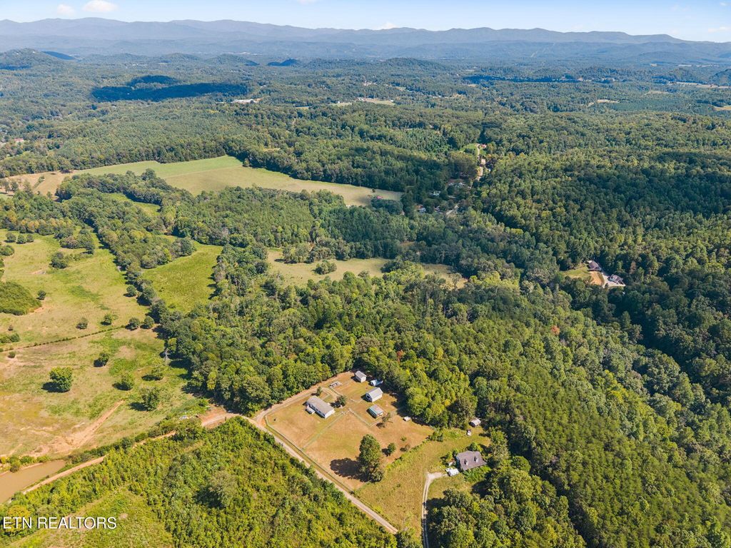 Photo of 437 Happy Hollow Rd, Madisonville, TN 37354 (MLS # 1313989)