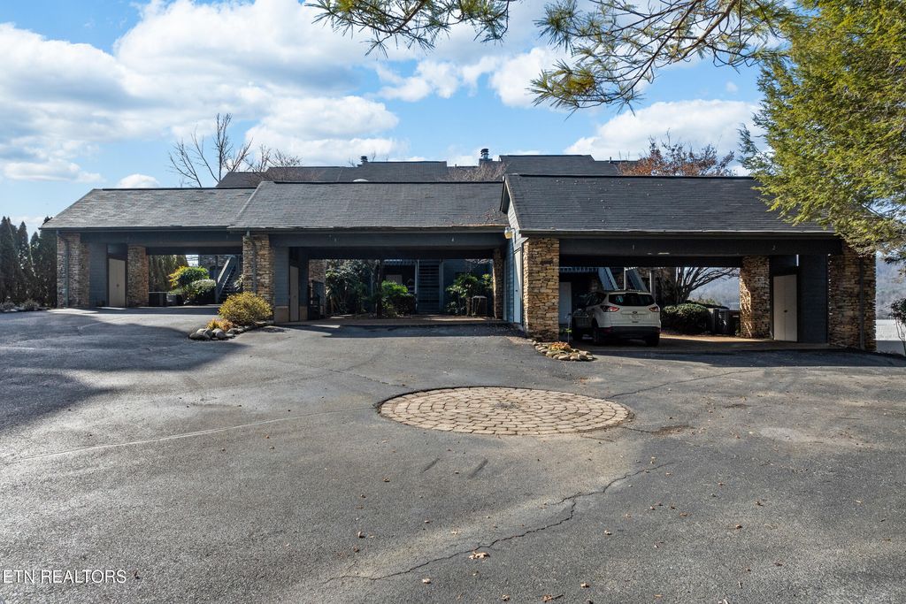 Photo of 3621 Householder St #Apt 3, Pigeon Forge, TN 37863 (MLS # 1288896)