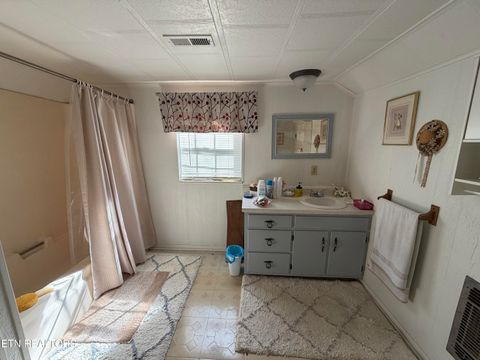 Tiny photo for 4016 Lone Mountain Rd, New Tazewell, TN 37825 (MLS # 1341557)