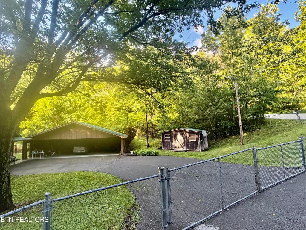 Photo of 4016 Lone Mountain Rd, New Tazewell, TN 37825 (MLS # 1341557)