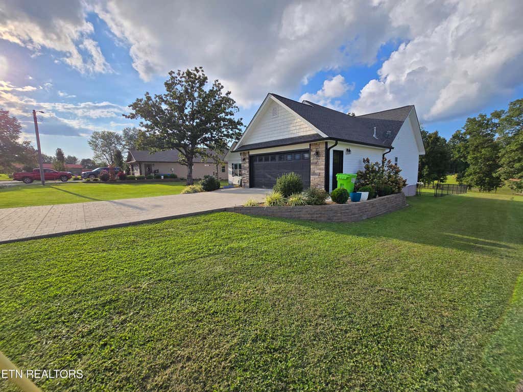 Photo of 35 Perry Creek Drive, Crossville, TN 38572 (MLS # 1352970)