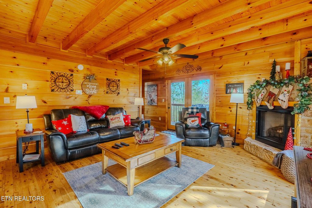 Photo of 2109 Memory Way, Sevierville, TN 37876 (MLS # 1322790)