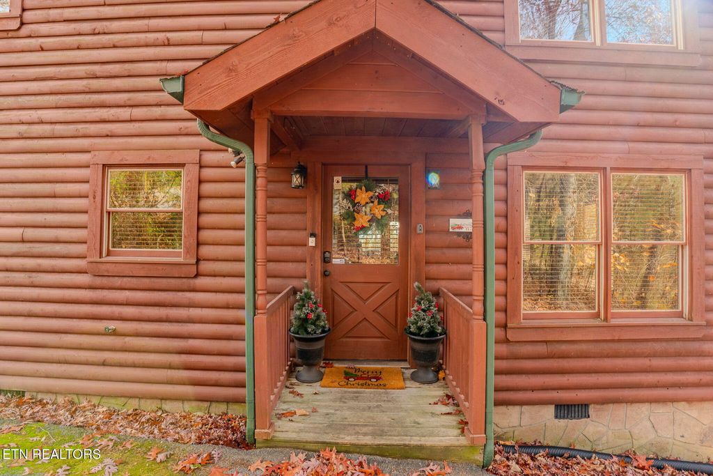 Photo of 2109 Memory Way, Sevierville, TN 37876 (MLS # 1322790)