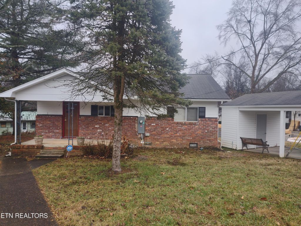 Photo of 757 W Outer Drive, Oak Ridge, TN 37830 (MLS # 1336914)