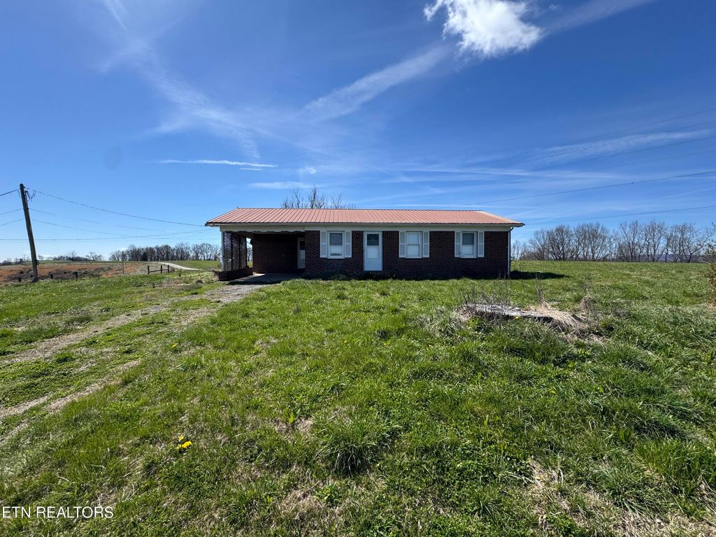 Photo of 120 Oak Grove Church Rd, Harrogate, TN 37752 (MLS # 1333828)