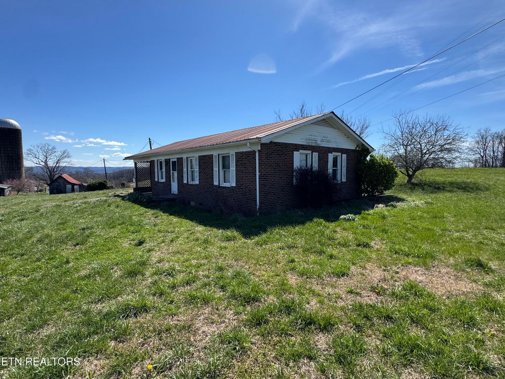 Photo of 120 Oak Grove Church Rd, Harrogate, TN 37752 (MLS # 1333828)